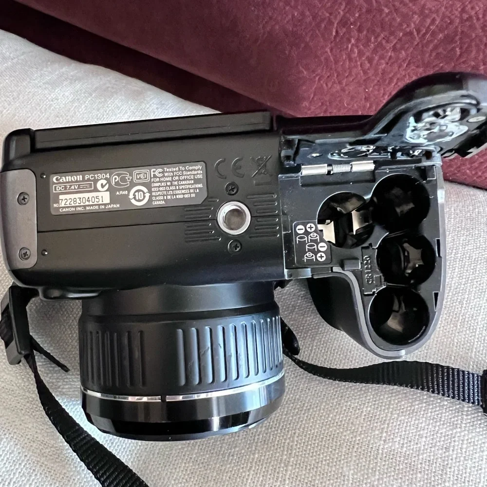 Canon Black Digital Camera with Advanced Zoom and Compact Design w Case